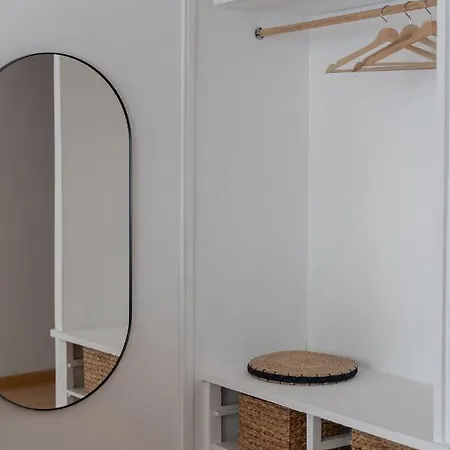 Spacious Apartment Near The Main Beach Apartment *