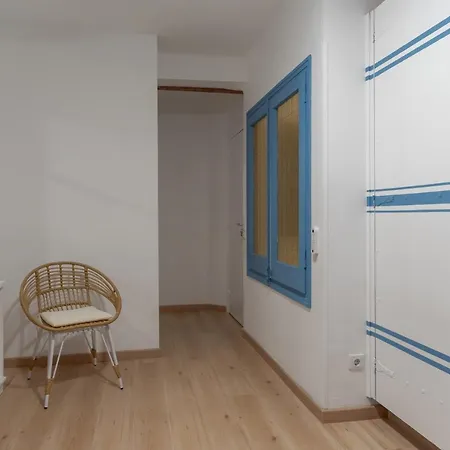 Spacious Apartment Near The Main Beach Apartment